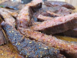 Skirtsteak aufgeschnitten mir Smoked Habanero gewürzt Skirtsteak aufgeschnitten mir Smoked Habanero gewürzt