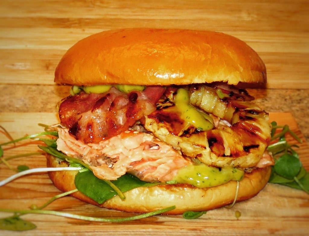 Asian Fusion Lachs Burger