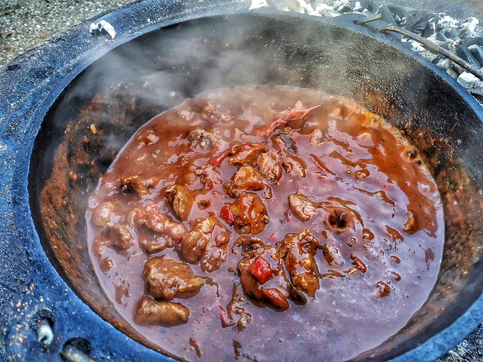 Lammgulasch orientalisch - das Rezept aus dem Dutch Oven