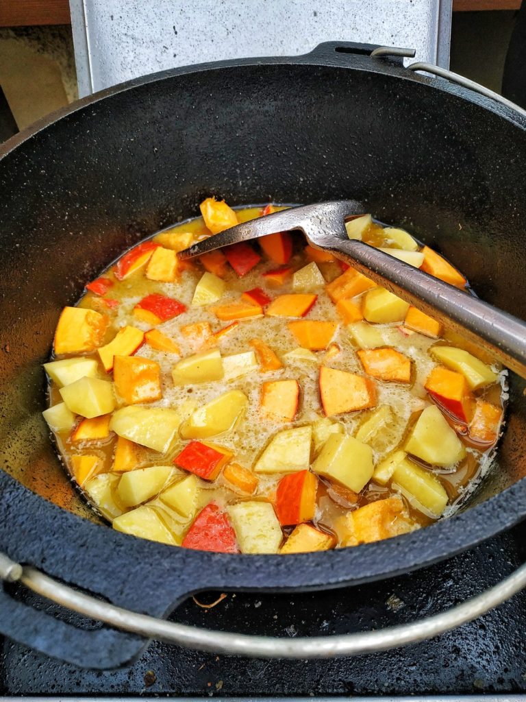 Grünes Thai Kürbis Curry aus dem Dutch Oven