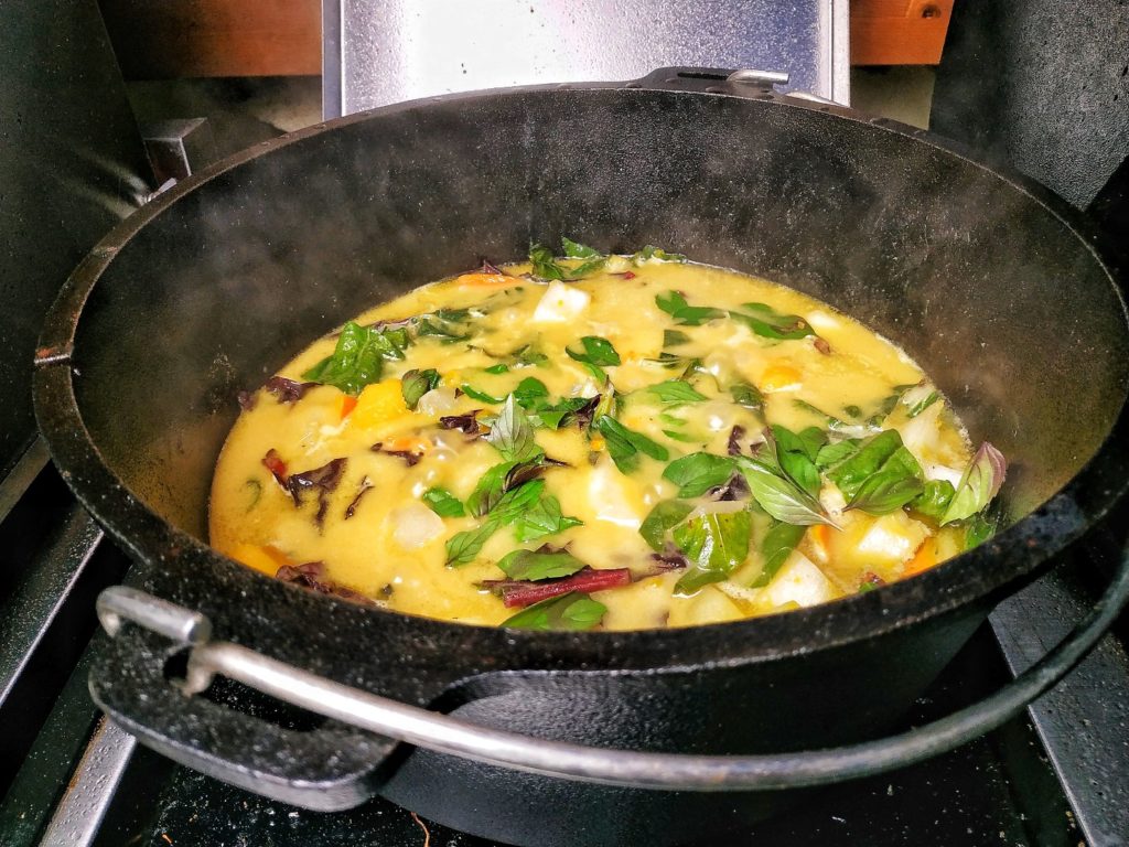 Grünes Thai Kürbis Curry aus dem Dutch Oven