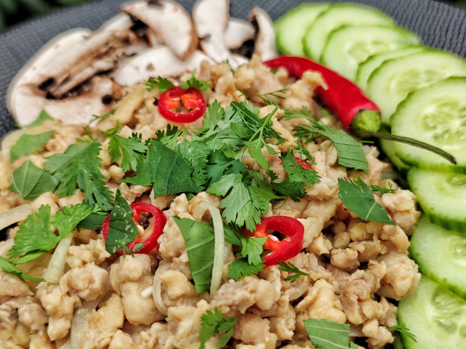 Laab Gai - Thailändischer Hähnchensalat - Chopstick BBQ