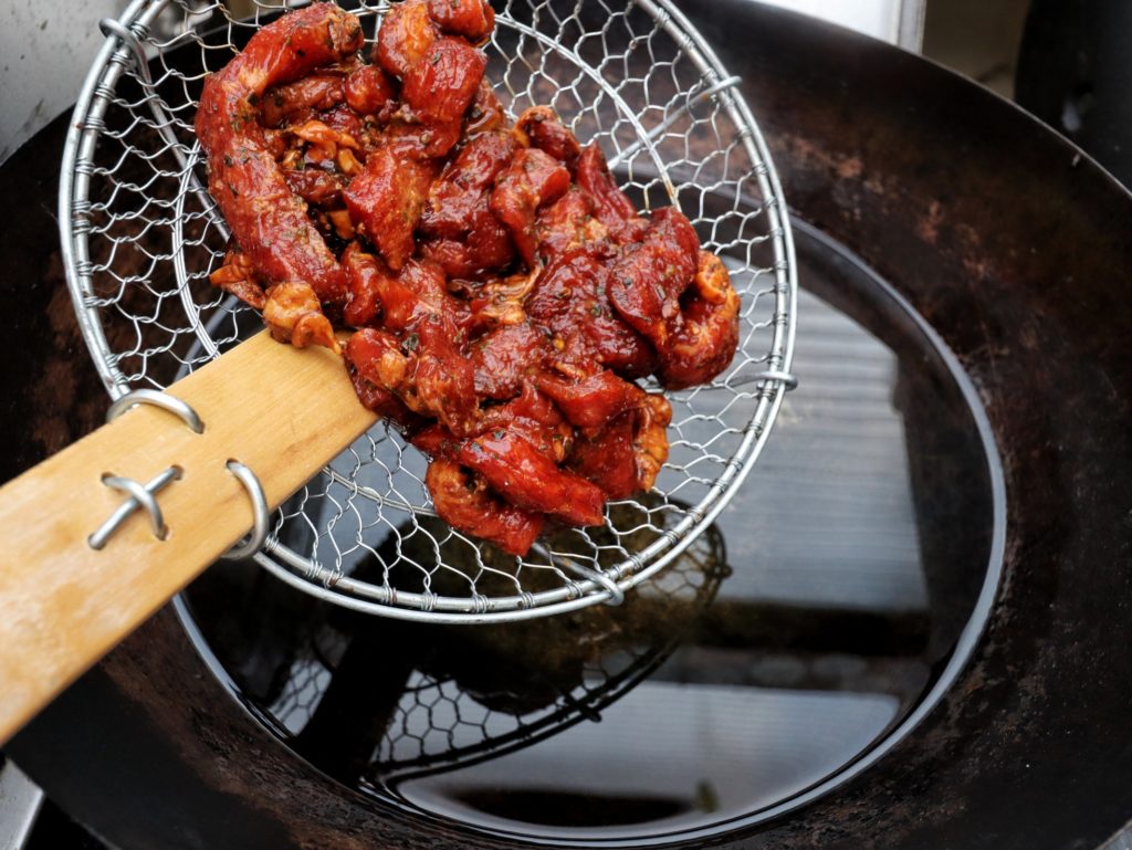 Moo Tord - frittierte Schweinenacken Streifen