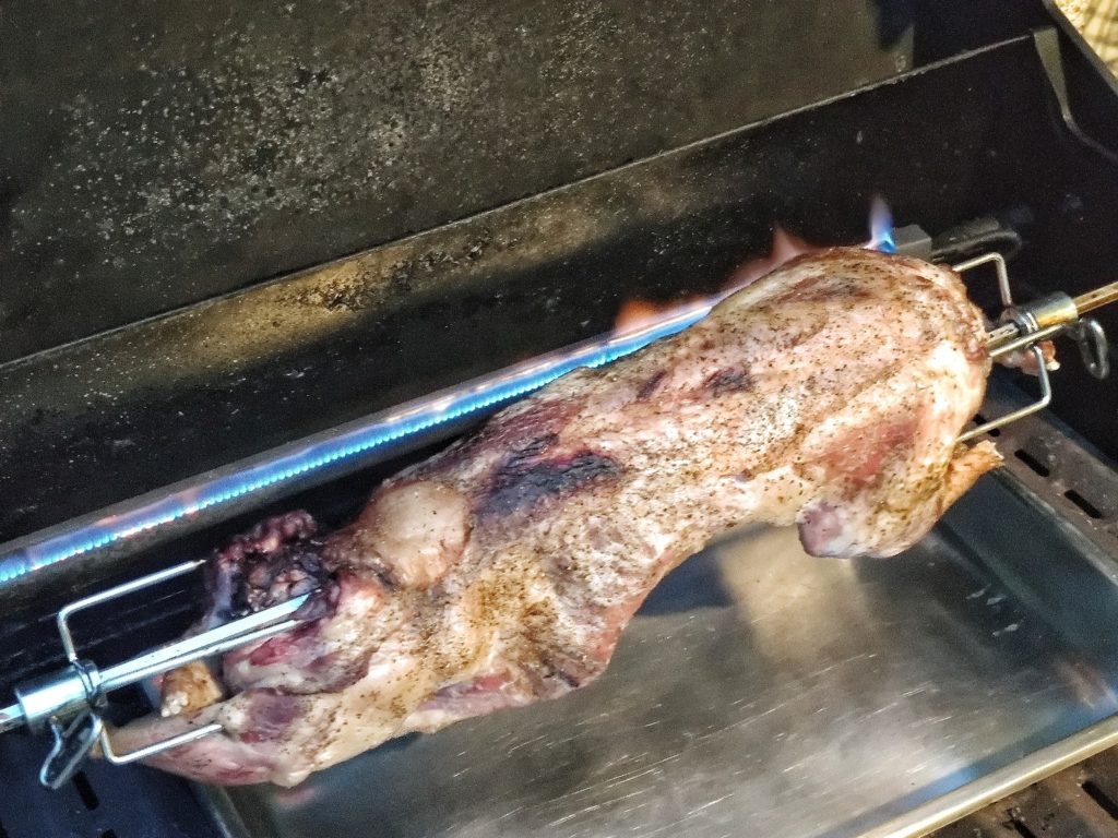 Nutria Grillen vom Drehspieß